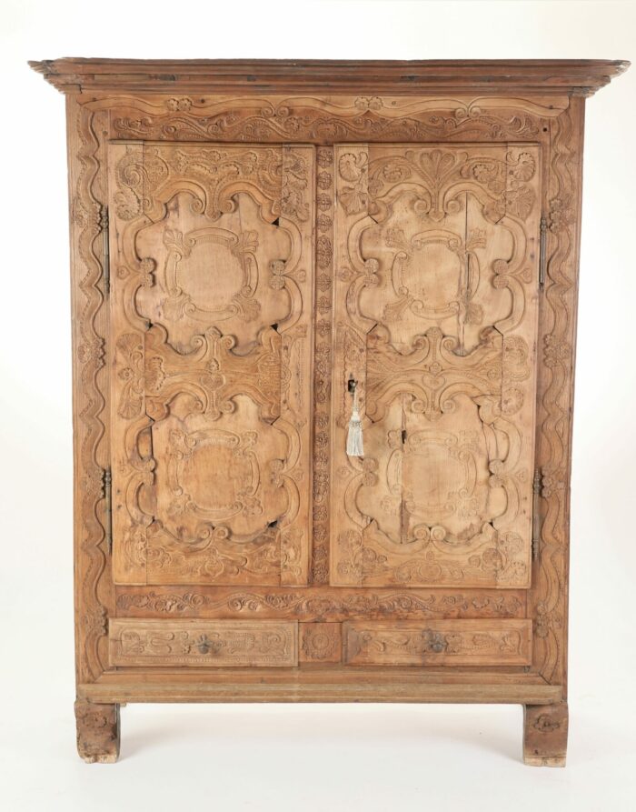 18th-Century-Spanish-Oak-Armoire-03JP