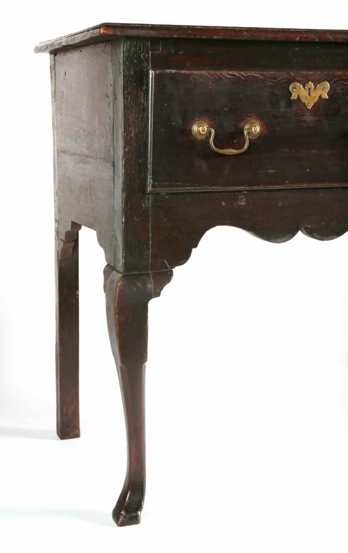 Early Queen Anne Dresser - Image 2