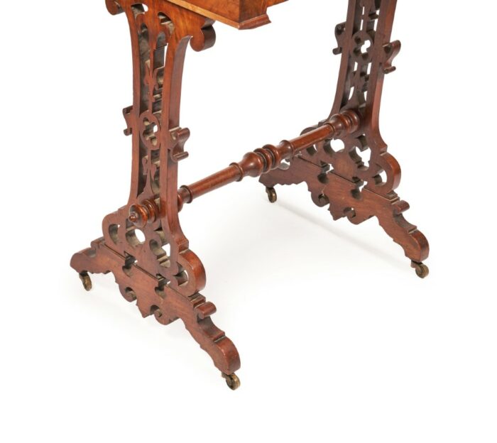 English Games Table - Image 3