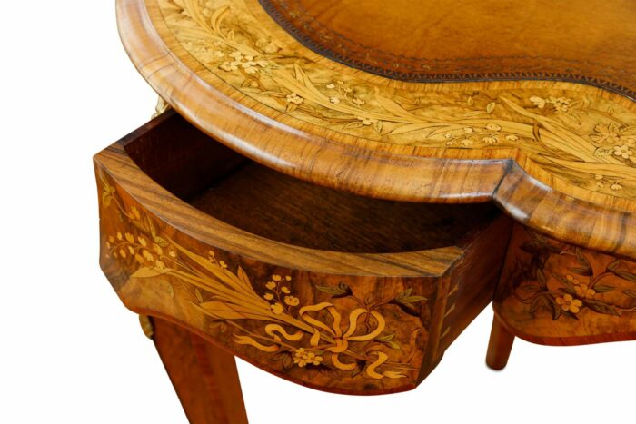 English Writing Table - Image 7
