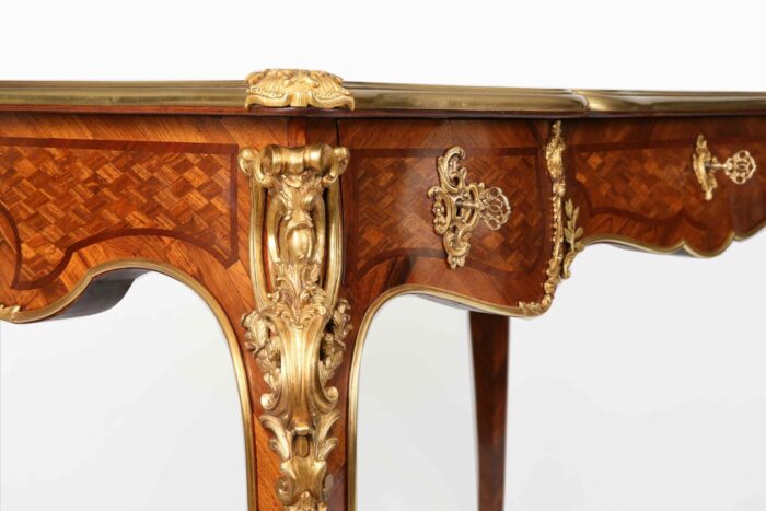 Antique French Serpentine Louis XV Writing Table - Image 4