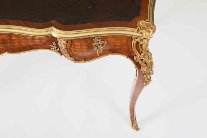 Antique French Serpentine Louis XV Writing Table - Image 6