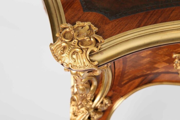 Antique French Serpentine Louis XV Writing Table - Image 3