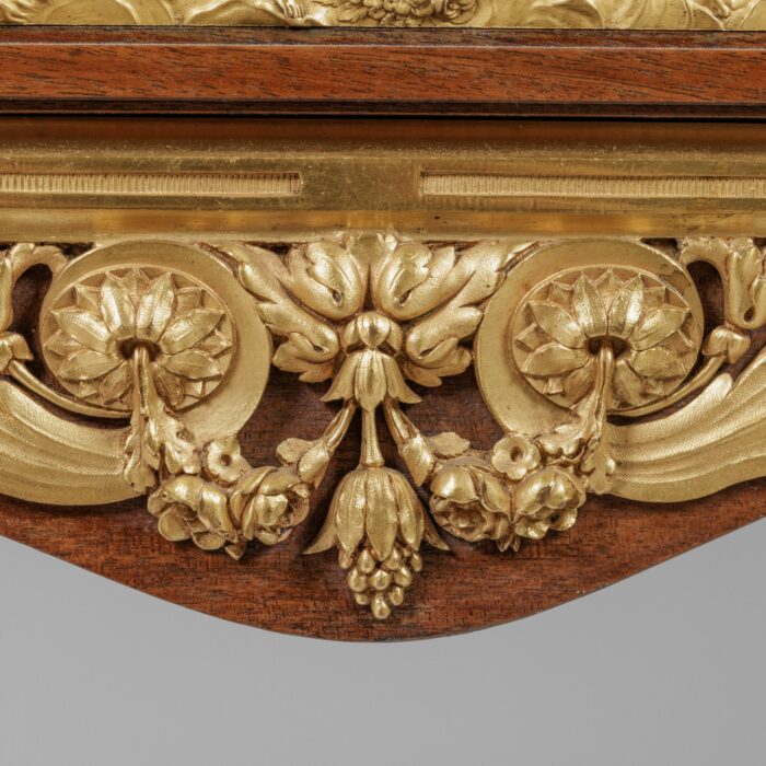 Important 19th Century French Mahogany Centre Table - Image 2