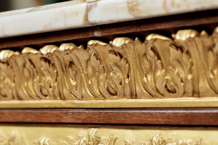 Important 19th Century French Mahogany Centre Table - Image 6
