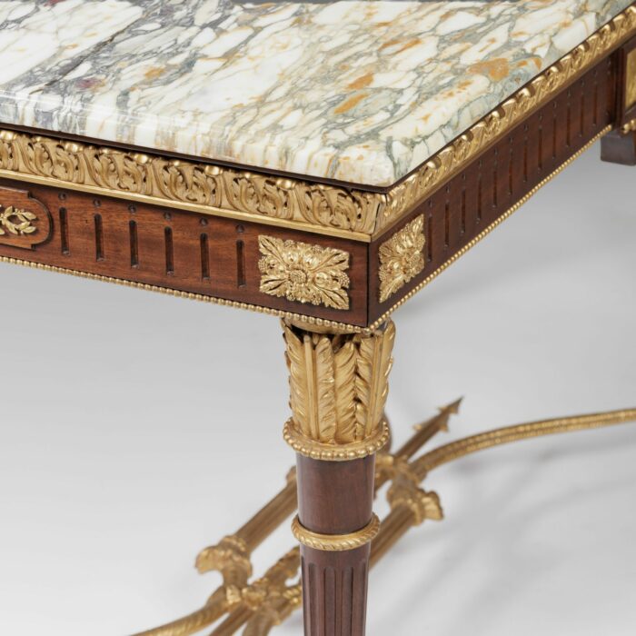 Important 19th Century French Mahogany Centre Table - Image 4