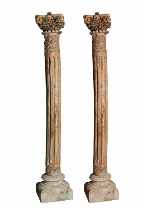 Pair-18th-century-Italian-teak-columns-CNCOL
