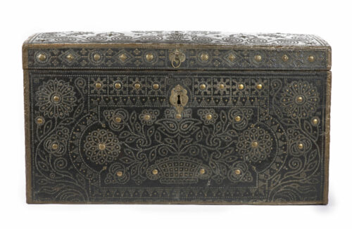 antique-trunk-leather
