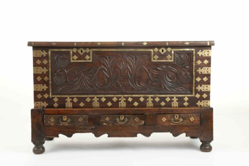 Ceylonese-Chest-on-Stand