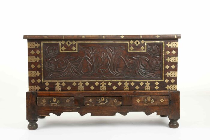 Ceylonese-Chest-on-Stand