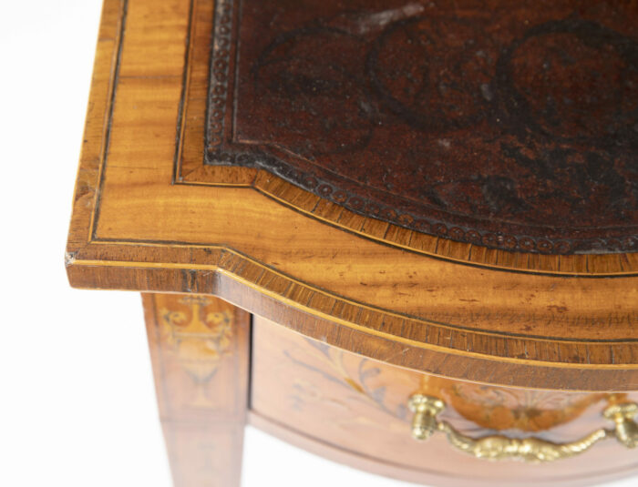 English Sheraton Revival Carlton Desk - Image 4