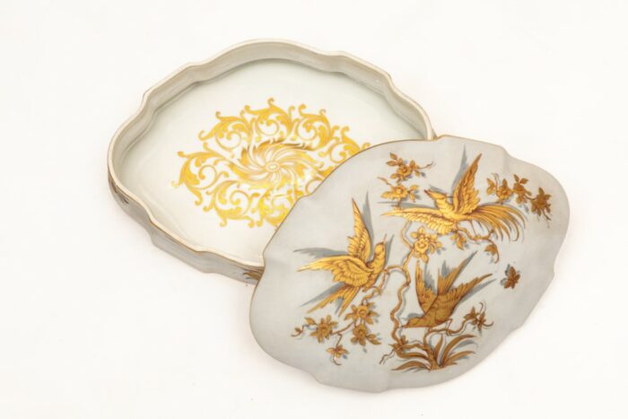 French Gilded Porcelain Bonbonniere - Image 4