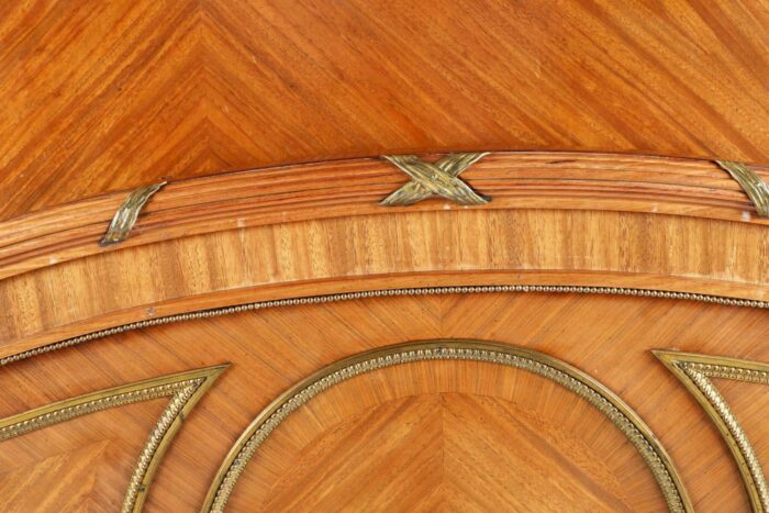 French-antioque-bed