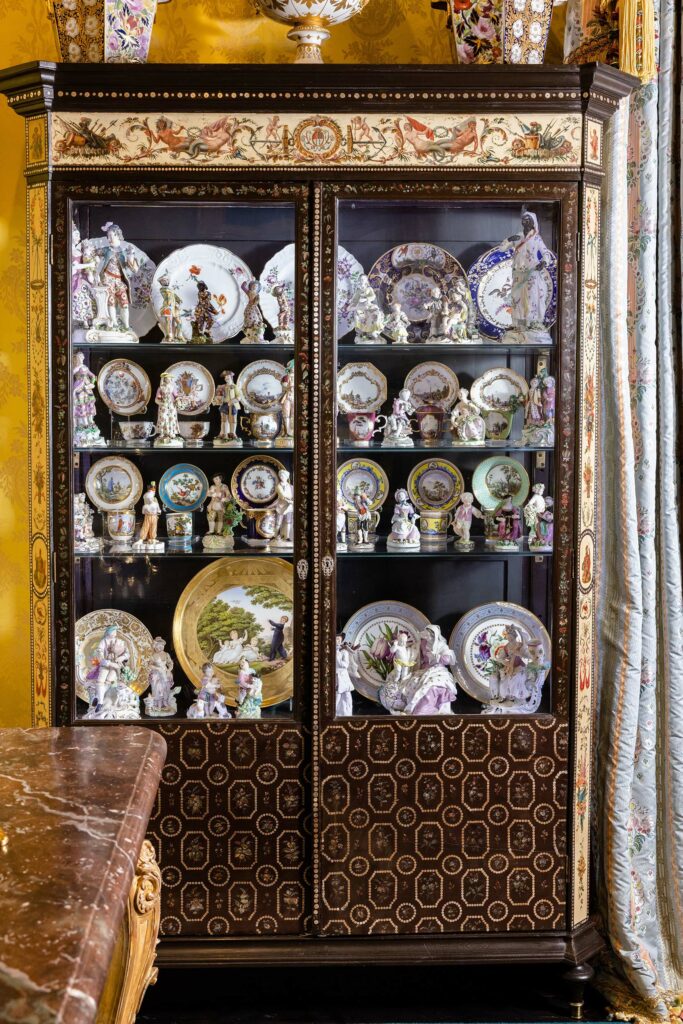 2500 David Roche Foundation House Museum