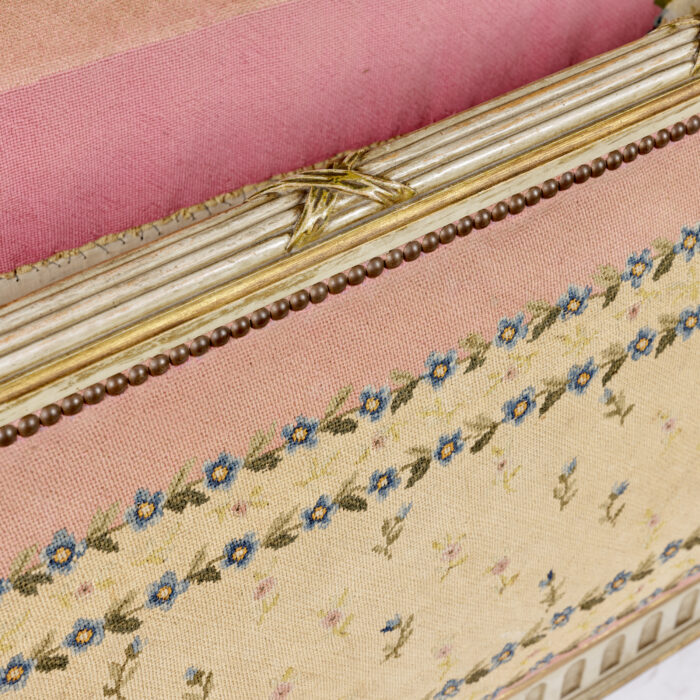 Queen Bed French Provincial - Image 7