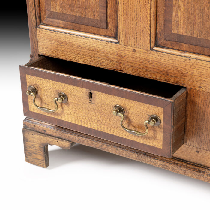 Early 19th Century Oak Mule Chest - Image 4