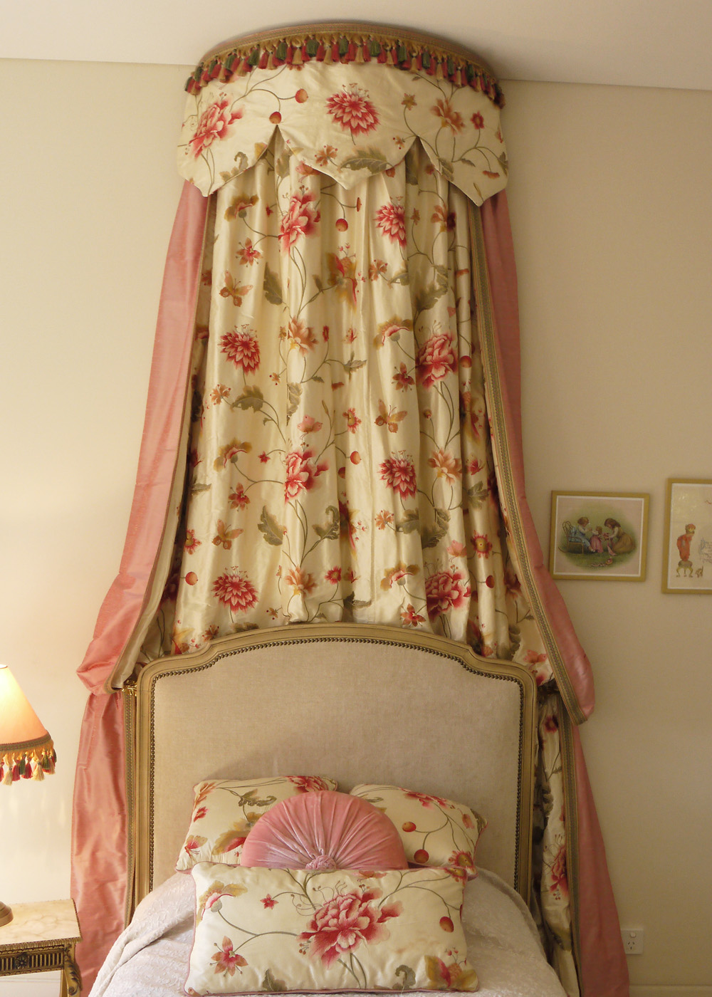 french bed