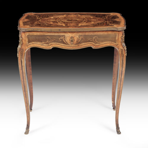 antique-jewellery-table