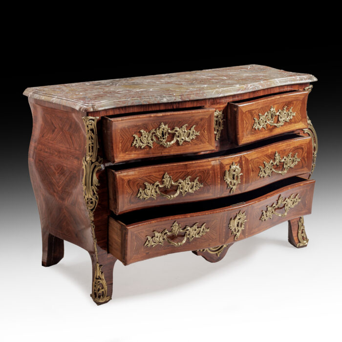 Exceptional 18th Century French Bombe Commode - Image 20