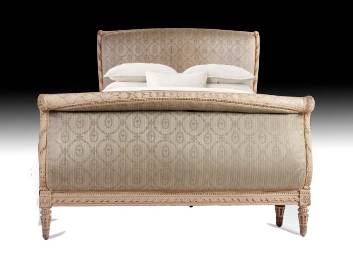 antique-sleigh-bed