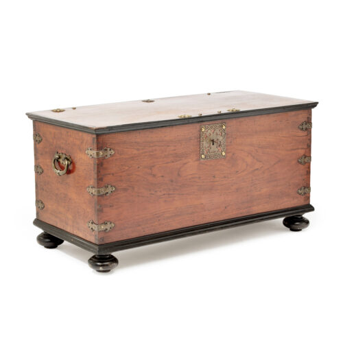 fine-colonial-campaign-chest-in-camphorwood-and-brass